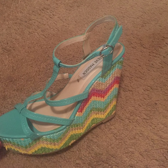 Steve Madden rainbow wedges - Picture 2 of 2