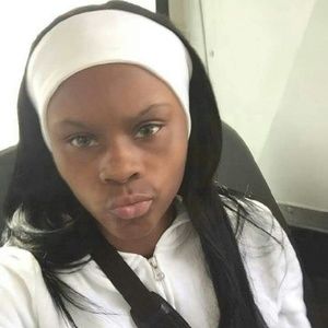 Meet your Posher, Sakima