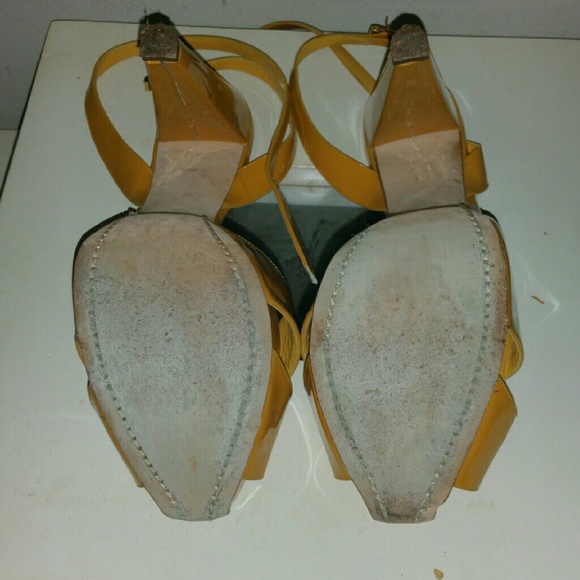 Authentic Giambattista Valli Platform Sandal - Picture 4 of 7