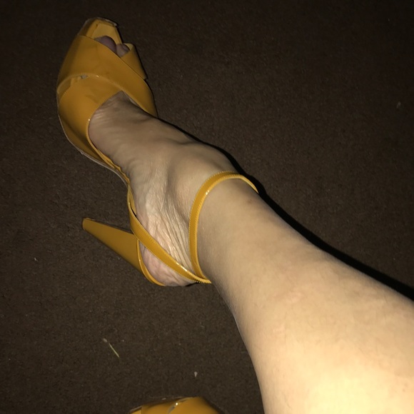 Authentic Giambattista Valli Platform Sandal - Picture 6 of 7