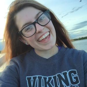 Meet your Posher, Becca