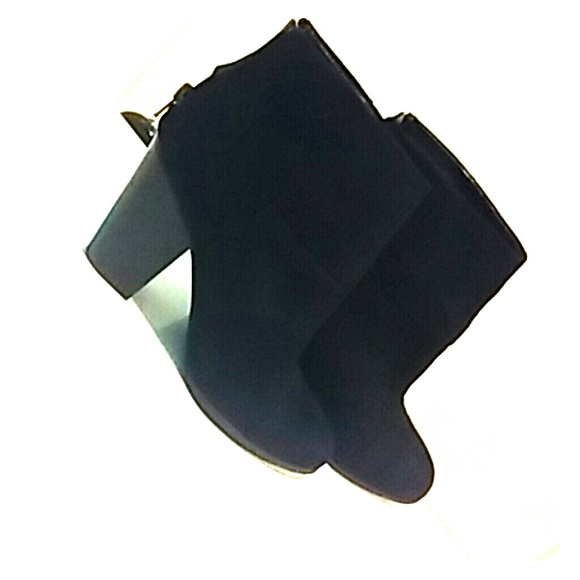 Heel boots in great condition