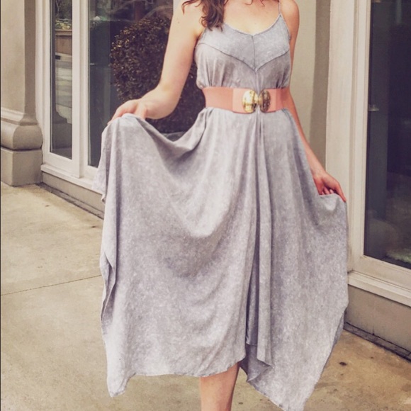 🚫SOLD OUT🚫 🌺HP🌺 Gray Daydream Dress - Picture 2 of 4