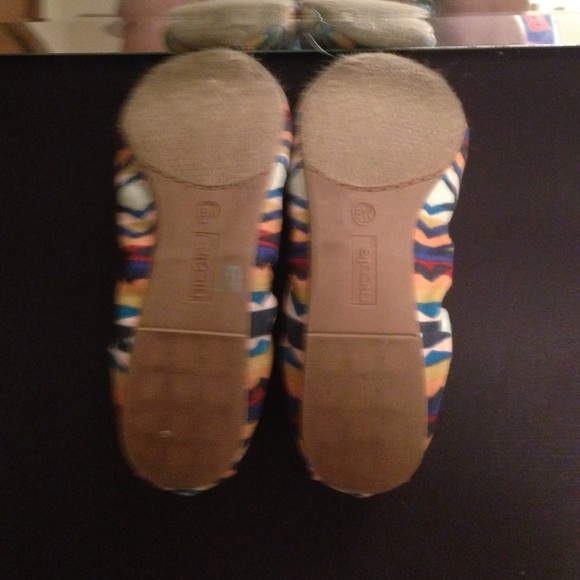 Multicolor flats by Nicole. Only worn once! - Picture 3 of 4