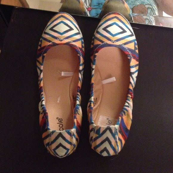 Multicolor flats by Nicole. Only worn once! - Picture 4 of 4