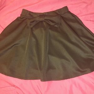 Skater skirt with bow in front