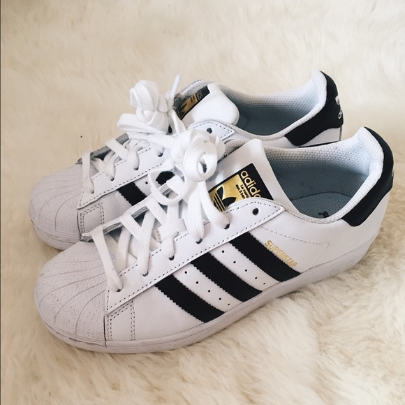 Adidas superstars