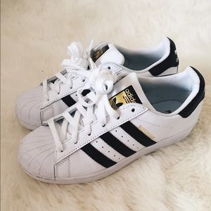Adidas superstars