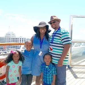 Meet your Posher, Latoya