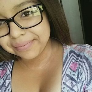 Meet your Posher, Fatima