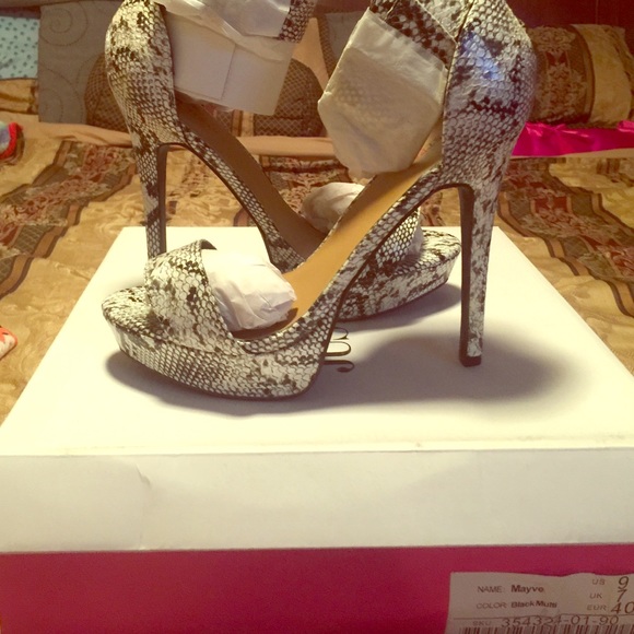 Shoes/heels