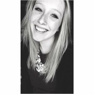 Meet your Posher, Corinne