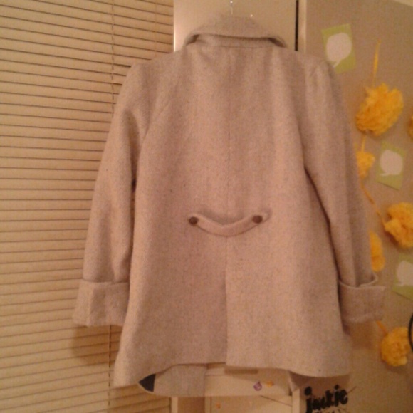 Coat - Picture 3 of 4