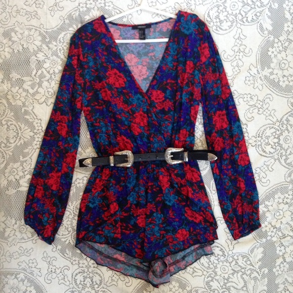 ❤️❤️❤️F21 Floral Romper❤️❤️❤️