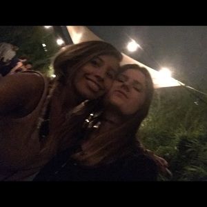 Meet your Posher, Dela