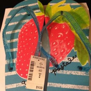Aero flip flops NWT