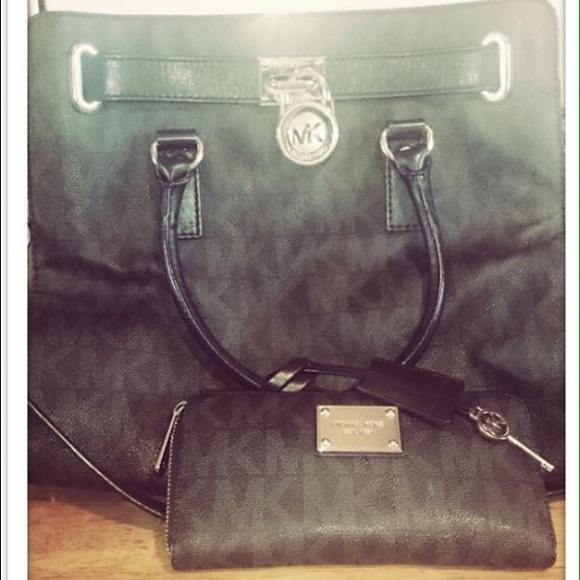 MK Hamilton- Large. Includes matching wallet SOLD - Picture 2 of 4