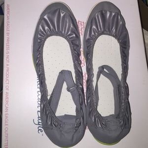 NEW! Nike Gray Yoga Shoes Size 7