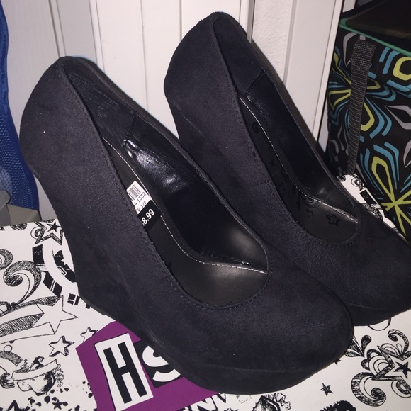 NEW! Black Suede Wedges  Size 6 1/2