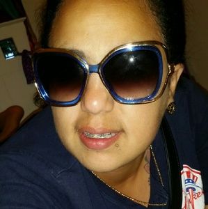 Meet your Posher, Luz m