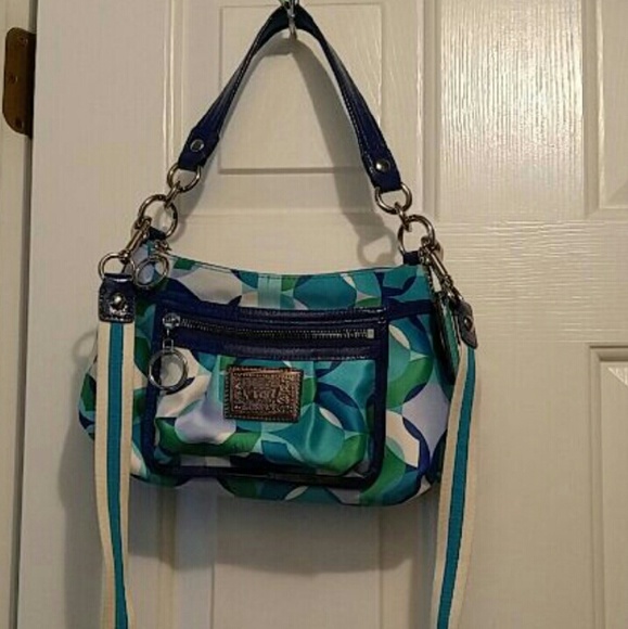 Coach Handbags - Coach poppy crossbody