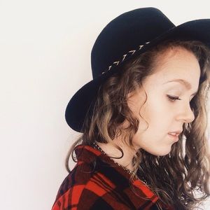 Meet your Posher, Alexandra