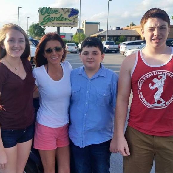 Meet your Posher, Jennifer - Picture 1 of 1