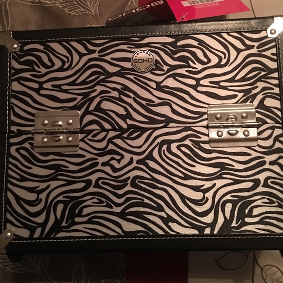 Makeup case/box - Picture 2 of 4