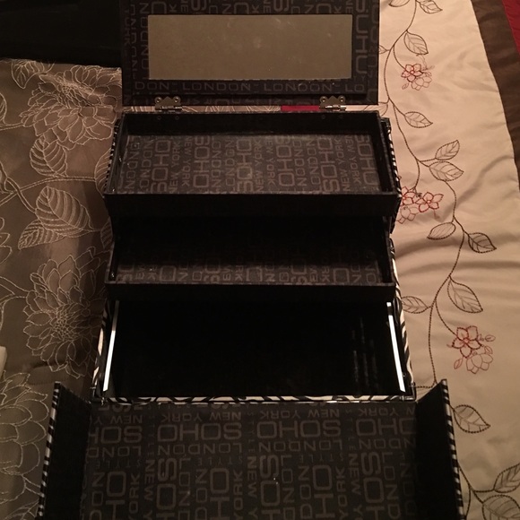 Makeup case/box - Picture 4 of 4