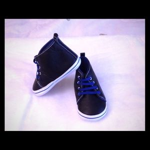 Infant Boys Crib Shoes Black/Blue - Size 4