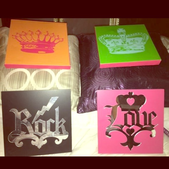 Girls room decor