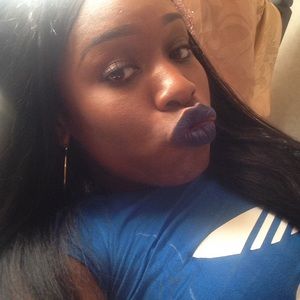 Meet your Posher, Denise