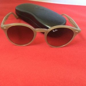 RAY-BAN RB2180 - ROUND SUNGLASSES AUTHENTIC.