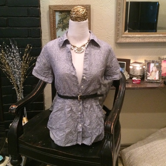 The Limited Tops - $80 The Limited shirt Sz medium button down