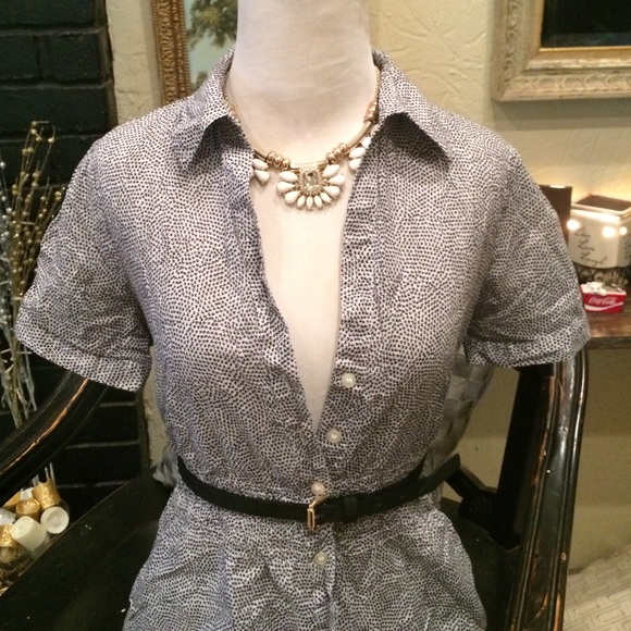 $80 The Limited shirt Sz medium button down - Picture 2 of 3