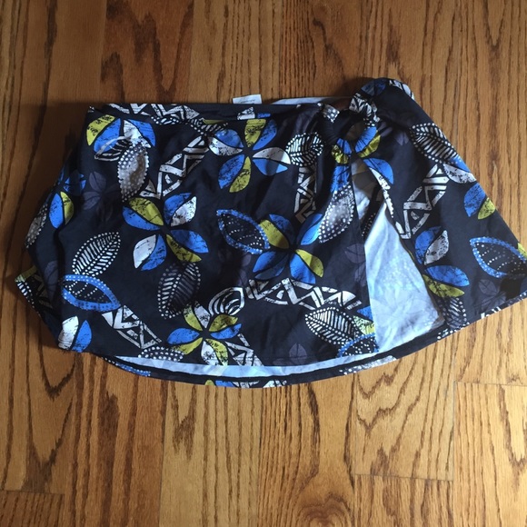 JAG NWT navy Tankini! Small & medium available!👙 - Picture 3 of 4