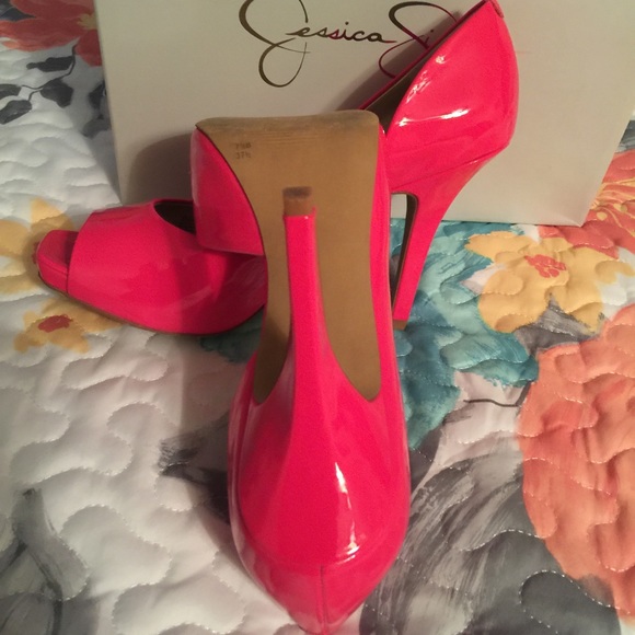 Jessica Simpson patent heels