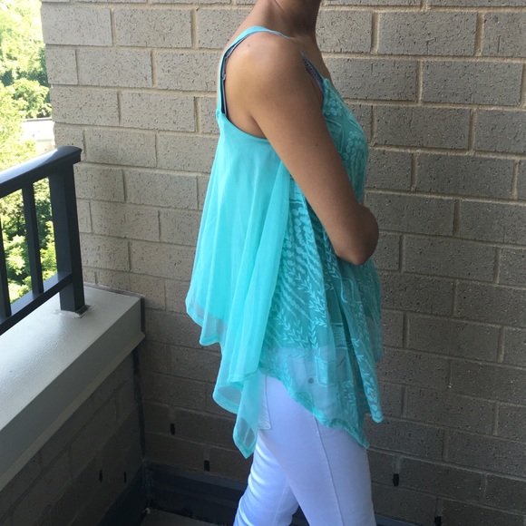 Cute lace tank - Picture 4 of 4