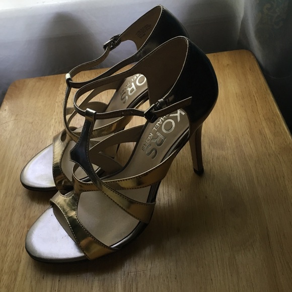 MICHAEL Michael Kors Shoes - MICHAEL KORS SASHA SANDAL🌸