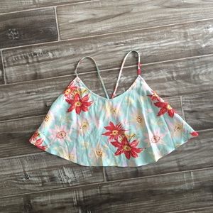 Super cute, brand new floral flowy top