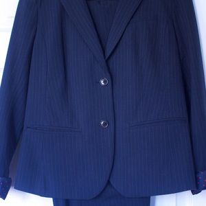 Gap Suit
