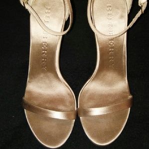 SOLD.....Burberry formal (EBY:krmckw)