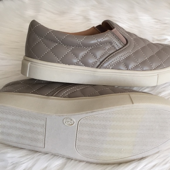 •Steve Madden Slip-On Sneakers• - Picture 2 of 4