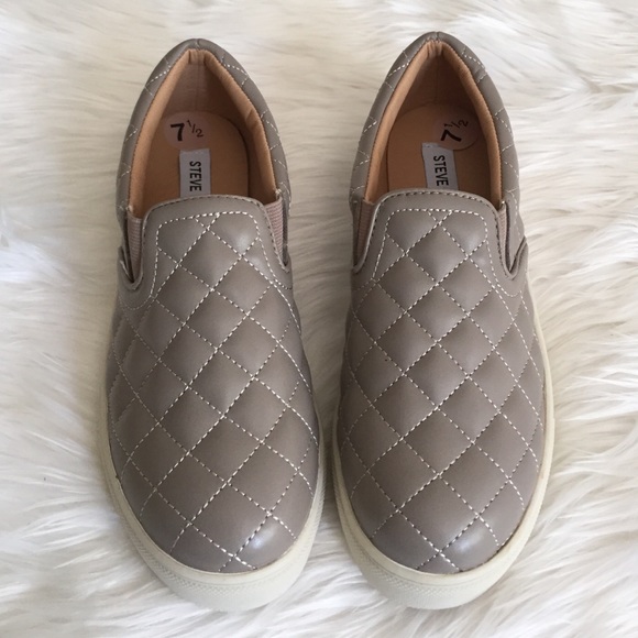 •Steve Madden Slip-On Sneakers• - Picture 3 of 4