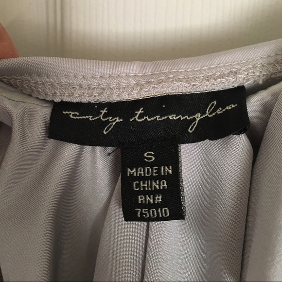 A sexy tight short dress - Picture 3 of 3