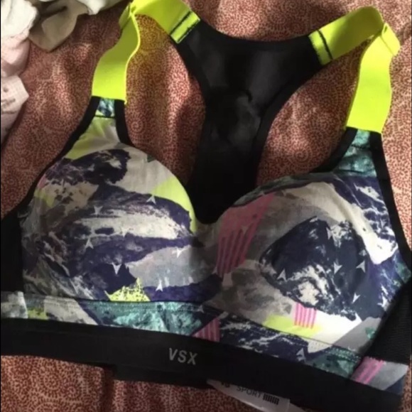 Sports bra