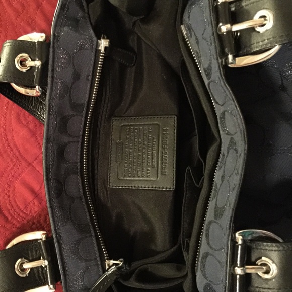 Authentic Coach purse! - Picture 3 of 4