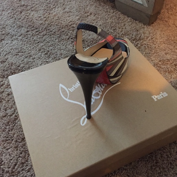 Christian Louboutin - Picture 2 of 3