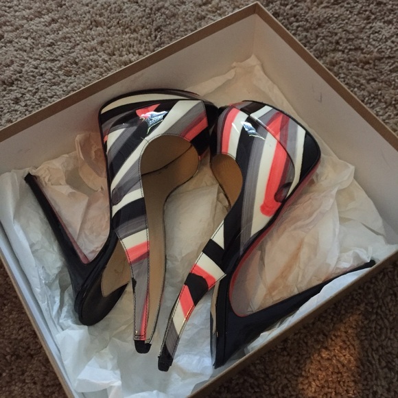 Christian Louboutin - Picture 3 of 3