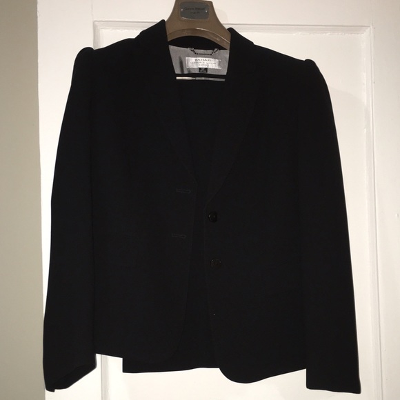 Classic women's suit - like new.